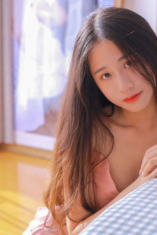 岳故意装睡让我挺进去观看